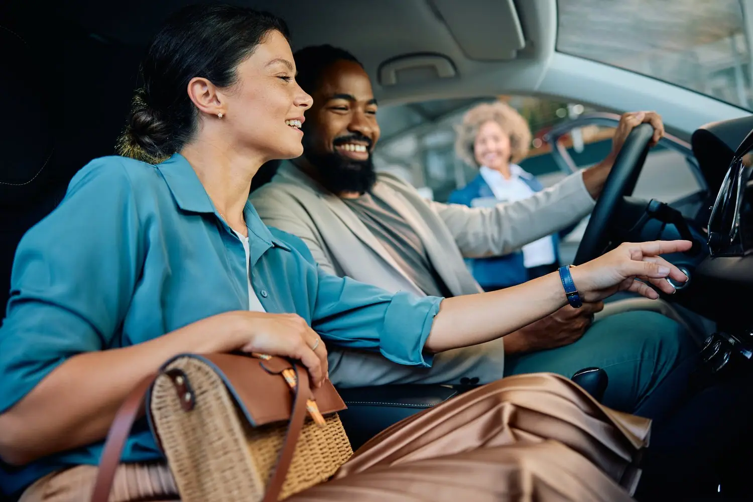 Car sharing w podróży: Alternatywa dla wypożyczalni