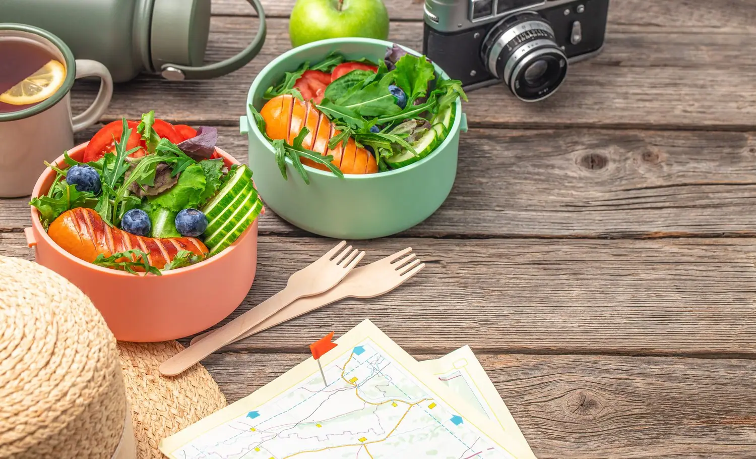 Detoks w podróży: Jak zachować zdrową dietę podczas wakacji