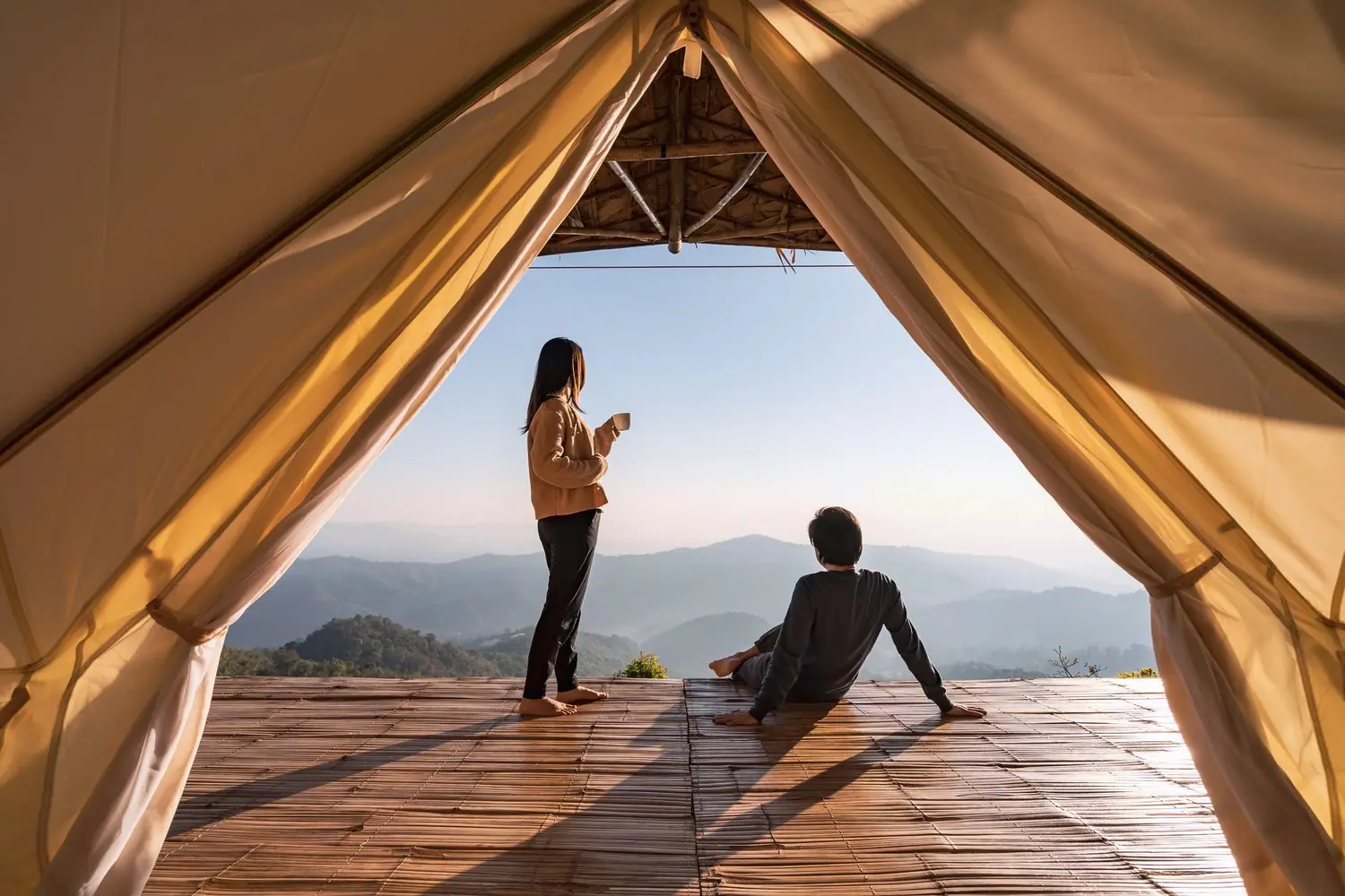 Jak zorganizować wakacje w stylu glamping?