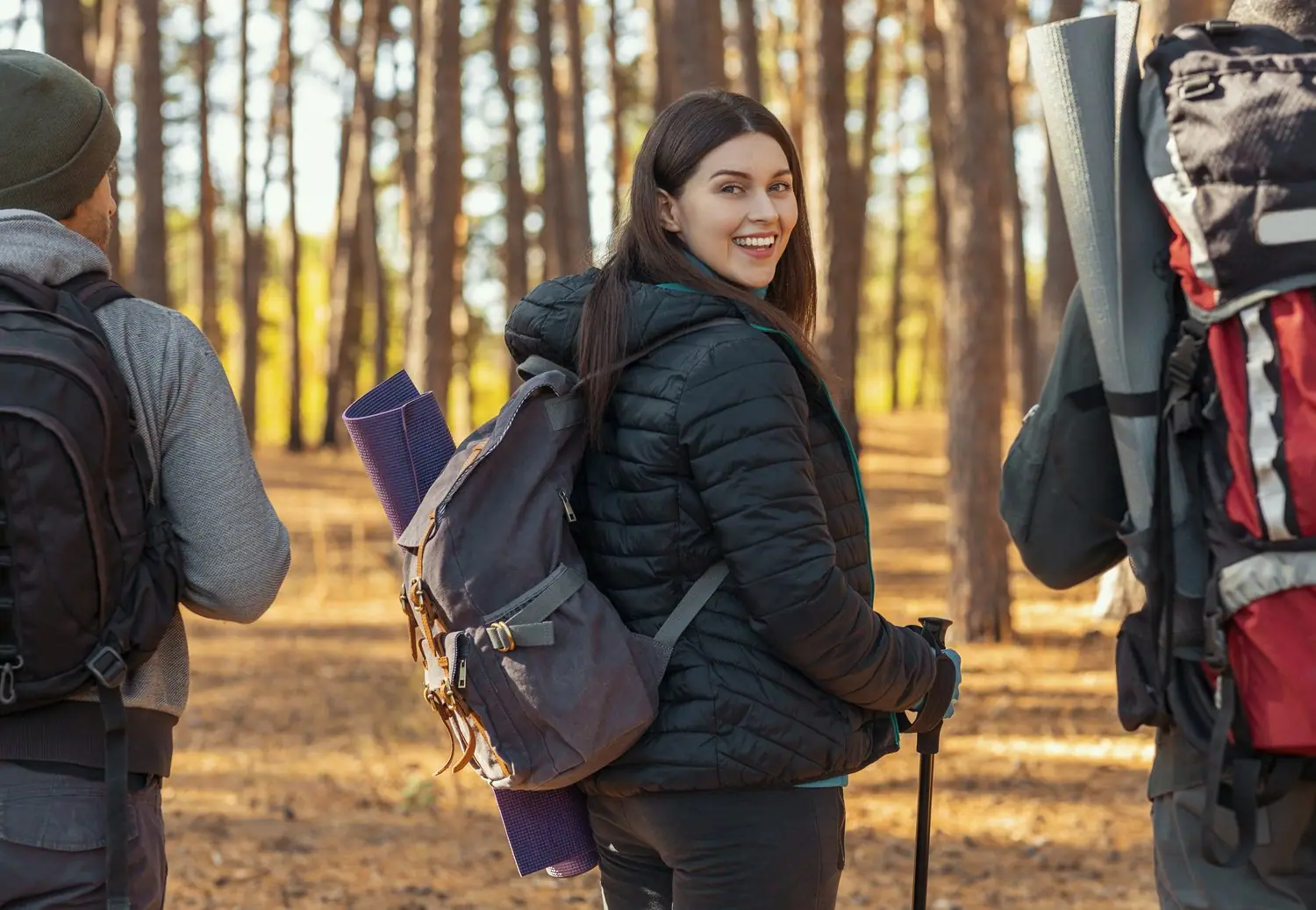 Ergonomiczne pakowanie plecaka: Jak uniknąć bólu pleców podczas trekkingu?